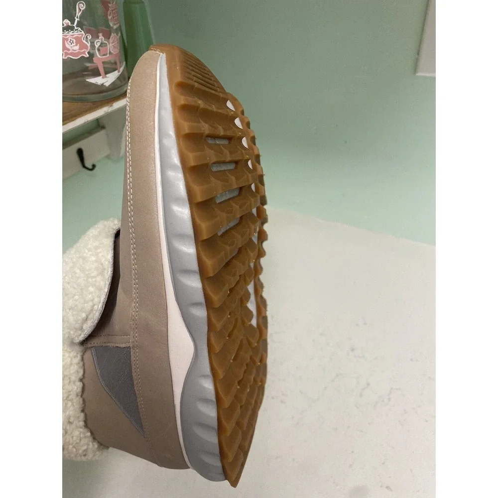 Cole Haan Womens GrandExplore Boot Size 8 Tan Waterproof All Terrain Sherpa - Picture 9 of 10